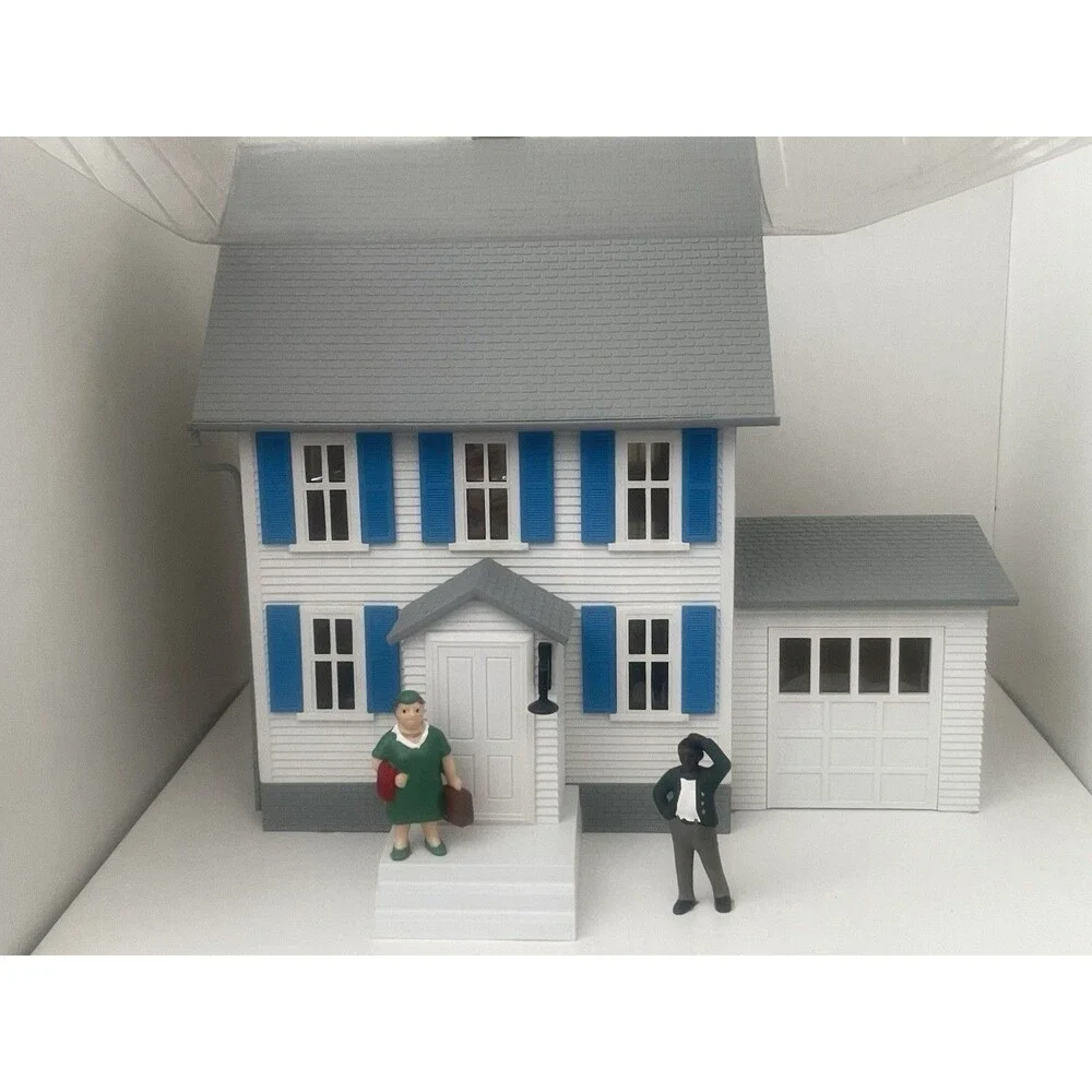 Model Power # 6351 O 027 Scale Sinatra's House Lighted